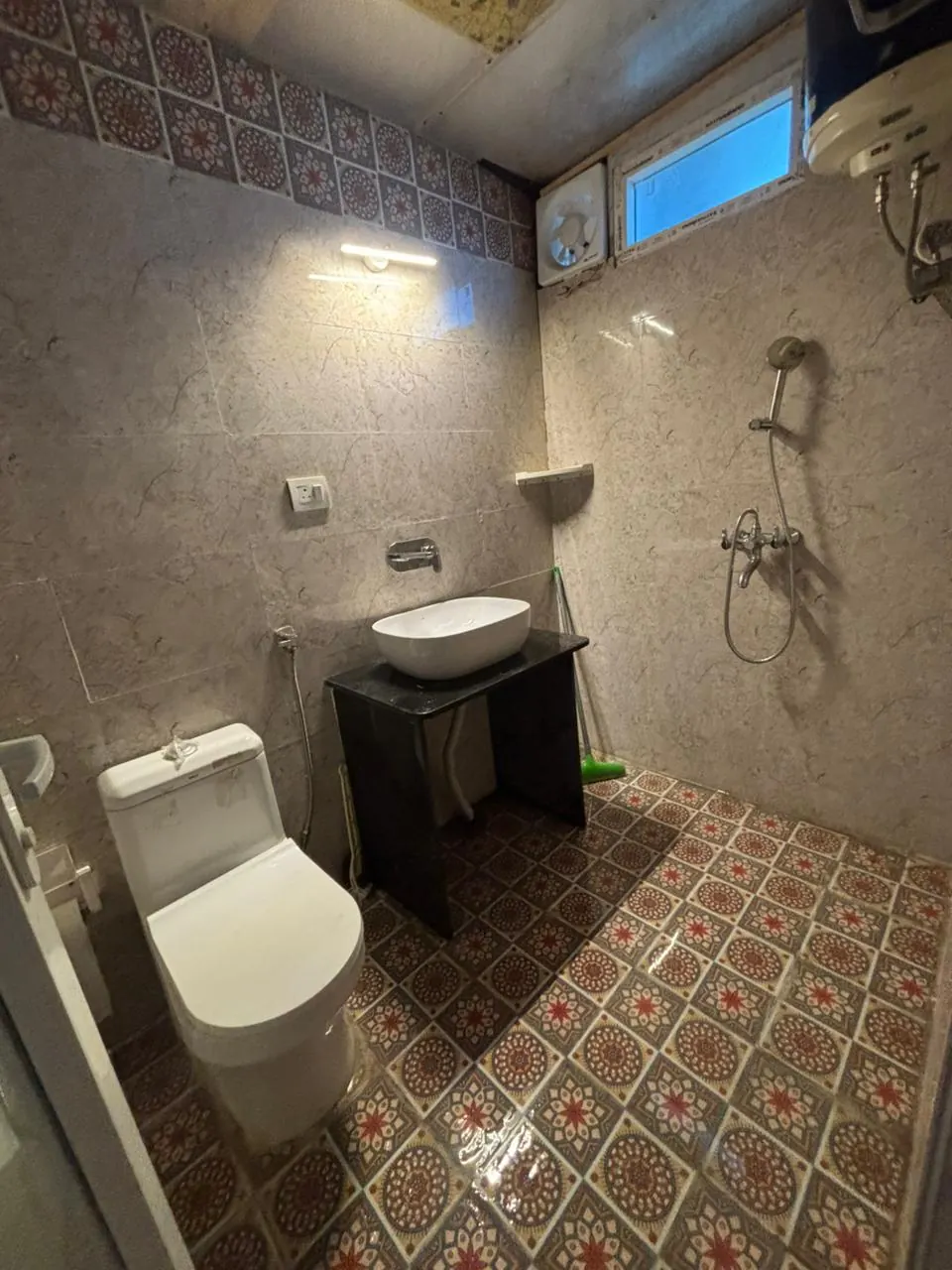 Balcony Premium bathroom with basin and shower