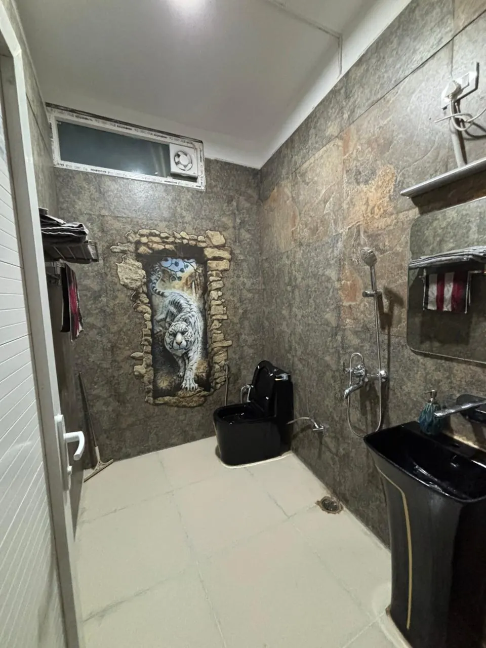 Cabin bathroom